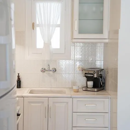 Helios Panormos Apartman *