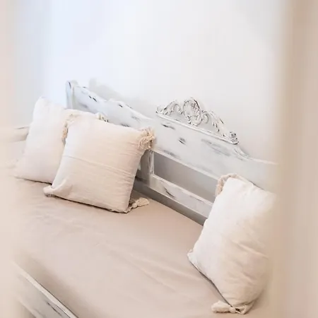 Helios Panormos Apartman Planitis (Tinos)