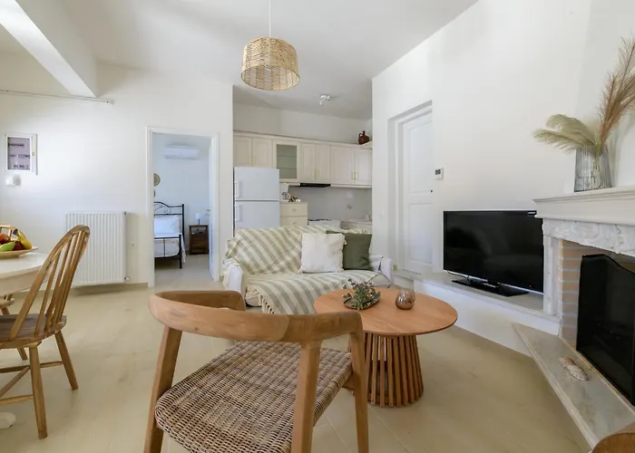 Helios Panormos Apartment *